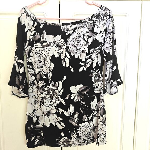 Tops - WHBM Black/White Floral Top, Size XS